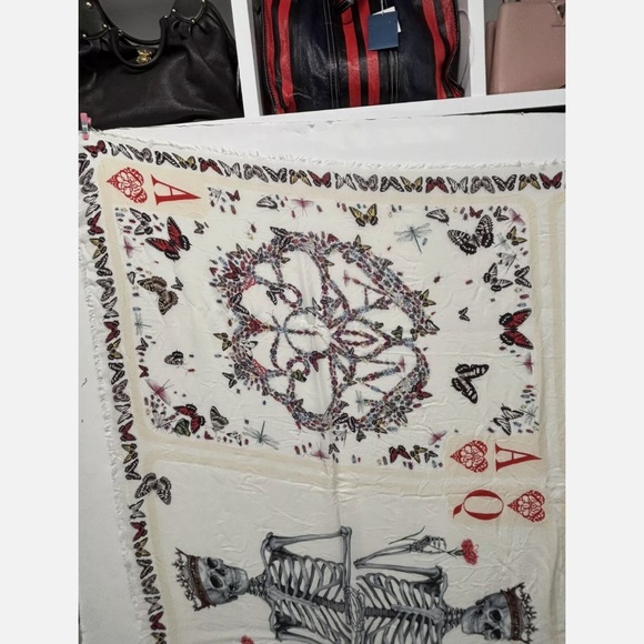 Alexander McQueen Oversized Playing Card Shawl Scarf King Large 80" x 54" - Picture 6 of 13